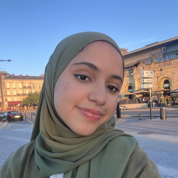 Aya - Prof d'aide aux devoirs - Toulouse