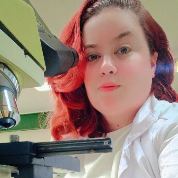 Maria Isabel - Professor de química - Embu das Artes