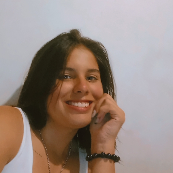 Laura - Profesor matemática - Posadas