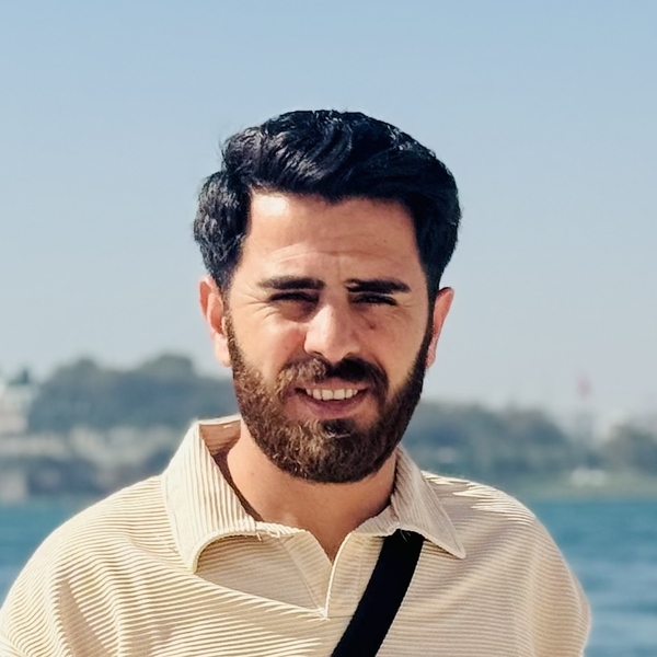 Yusuf - Arapça öğretmeni - İstanbul