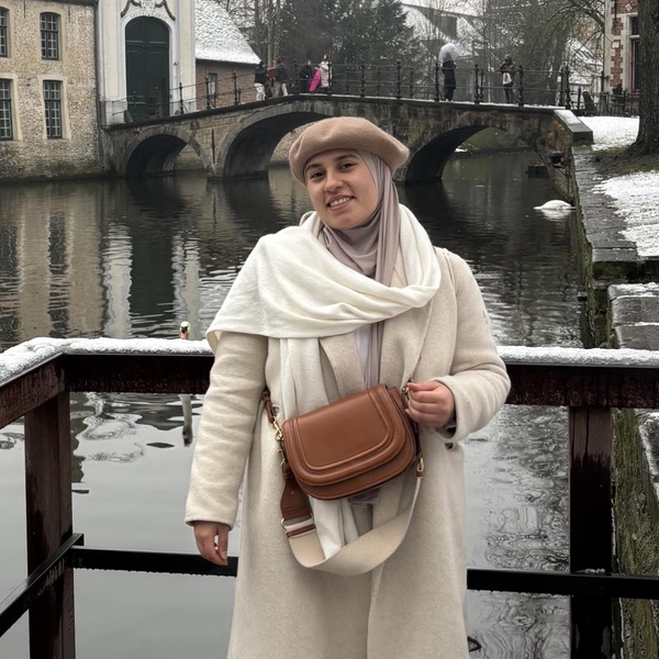 Hiba - Prof d'arabe - Bruxelles