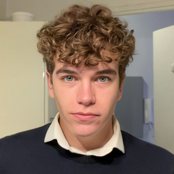 Bennett - Economics tutor - Wolverhampton