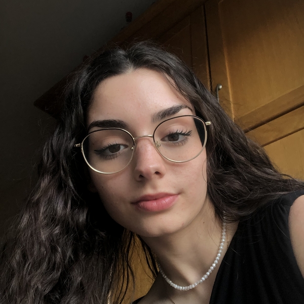 Beatriz - Professor de geometria descritiva - Leiria