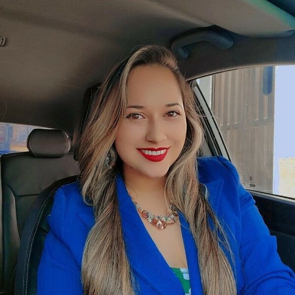 Carolina - Profesor de lectura - Ibagué