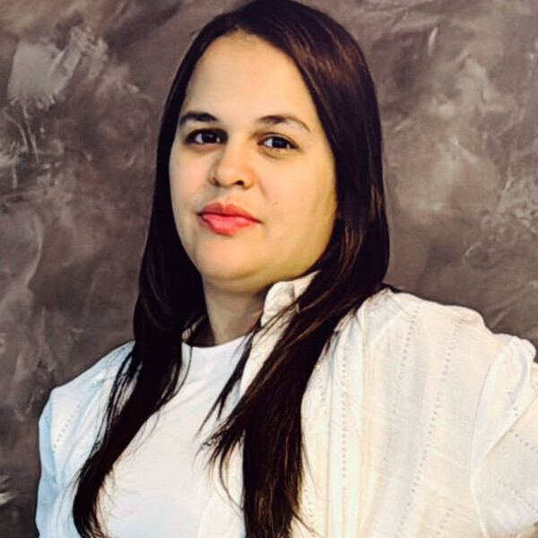 Renata - Professor de matemática - Palmeiras de Goiás