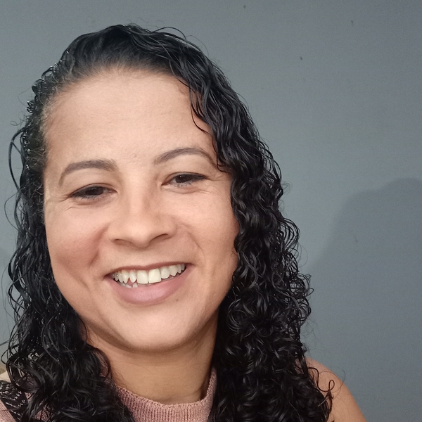 Liliane de Barros - Professor de matemática - Retiro do Muriaé (Itaperuna)