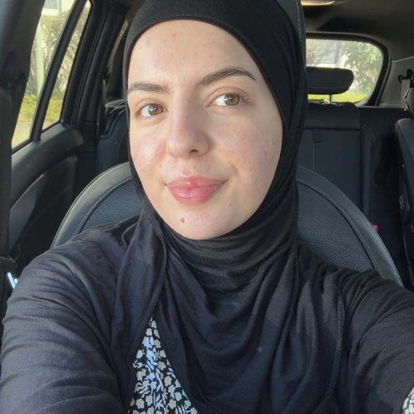Amina - Lehrkraft für Deutsch - Taufkirchen