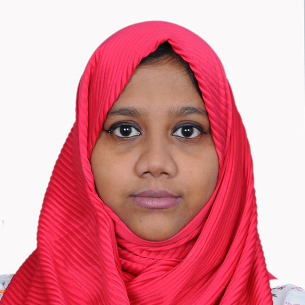 Yasmeen - Physics teacher - Dubai