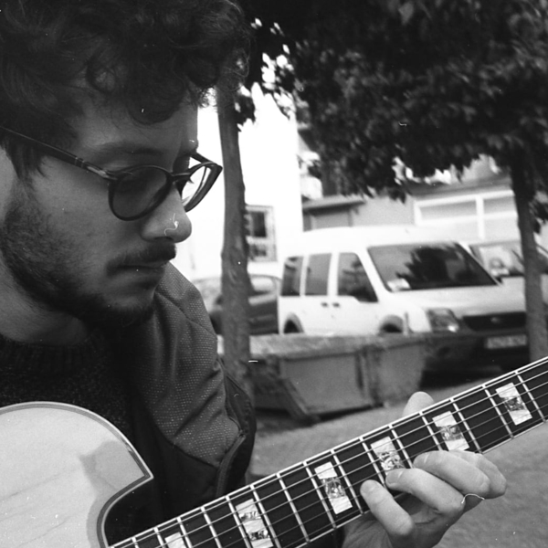 Alessandro - Prof di chitarra - Firenze