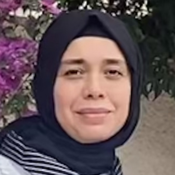 Hatice - Kuran okuma öğretmeni - 