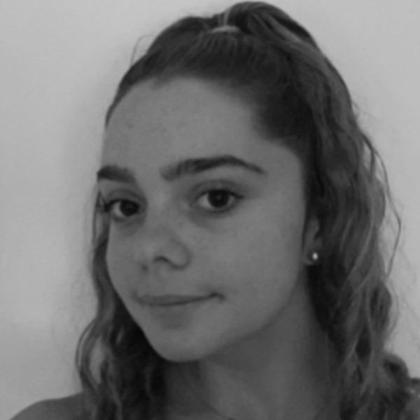 Louane - Prof d'aide aux devoirs - Belcodène