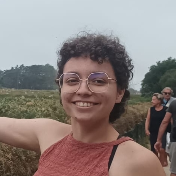 Lise - Prof de français - Caen