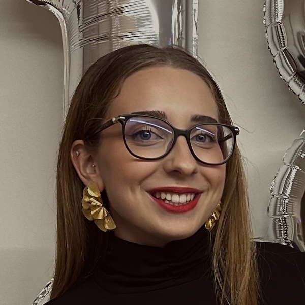 Silvia - Insegnante di aiuto compiti - Milano