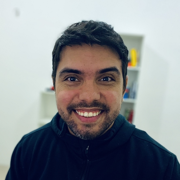 Symon - Professor de programação - Meireles