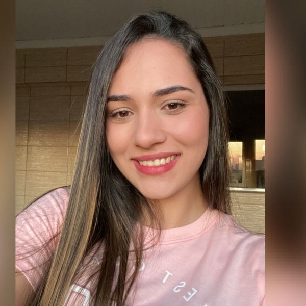Thais - Prof de farmácia - Maringá