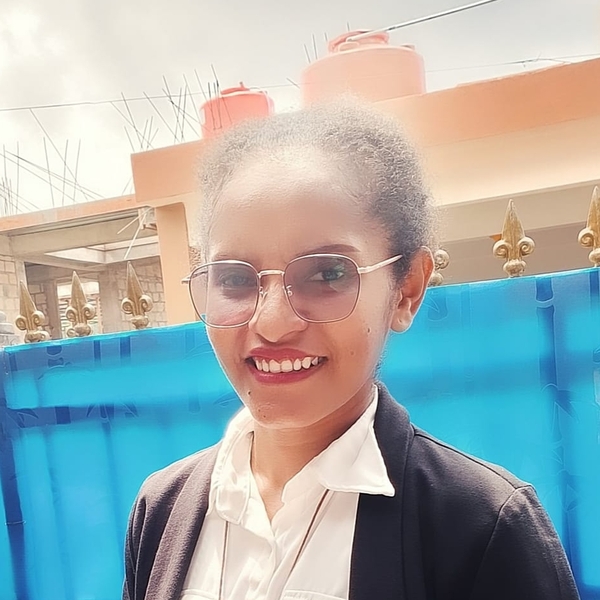 Elisabeth - Guru matematika - Jayapura