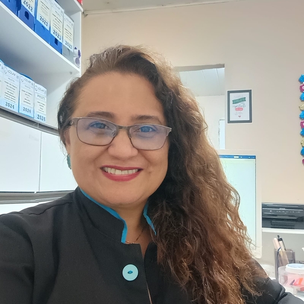 Francilene - Professor de português - Manaus