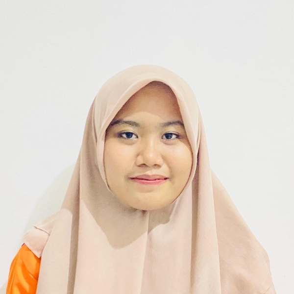 Sofi - Guru matematika - Mataram