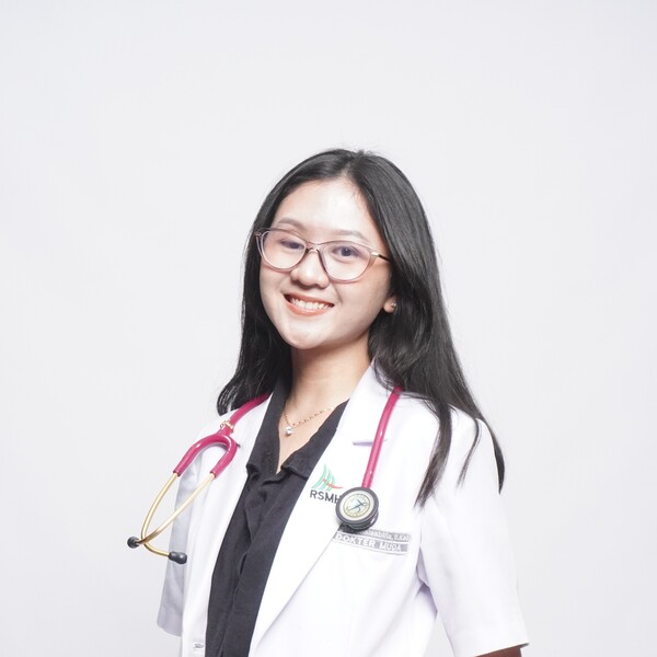 Regina - Guru matematika - Palembang
