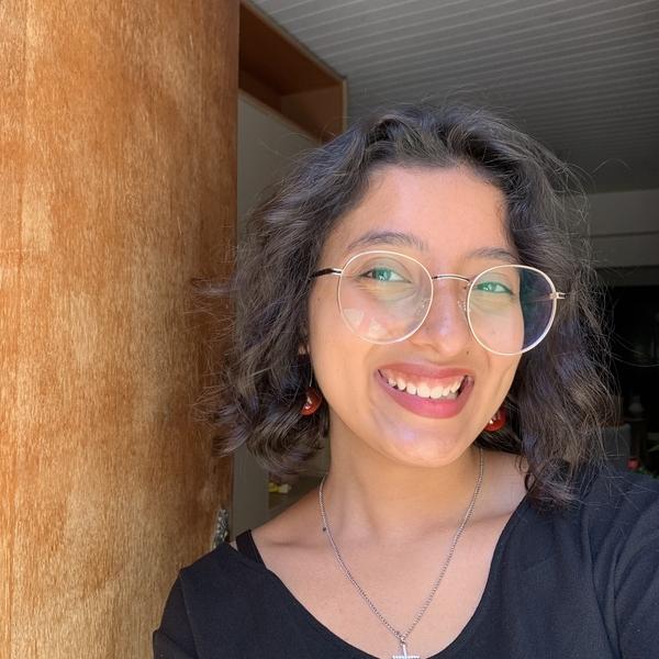 Giovanna - Prof de inglês - Nações