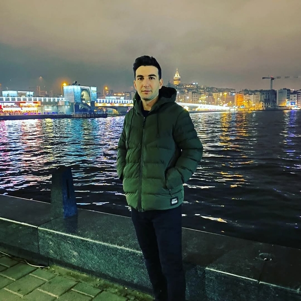 Mustafa - Tarih öğretmeni - 