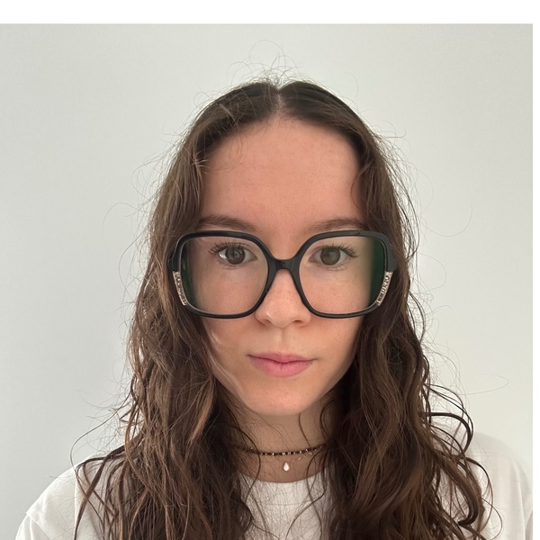 Nora - Prof de maths - Nantes