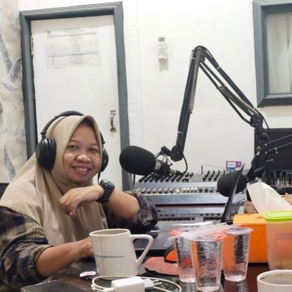 Icha - Guru video editing - Surabaya