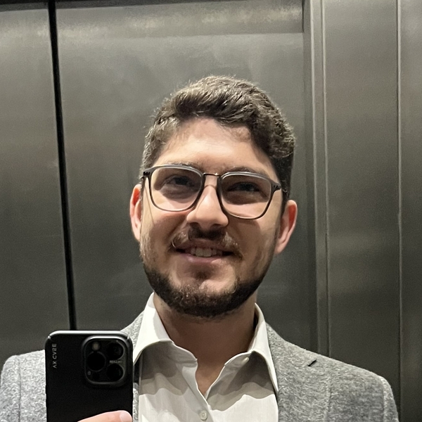 Júlio - Professor de medicina - Salvador