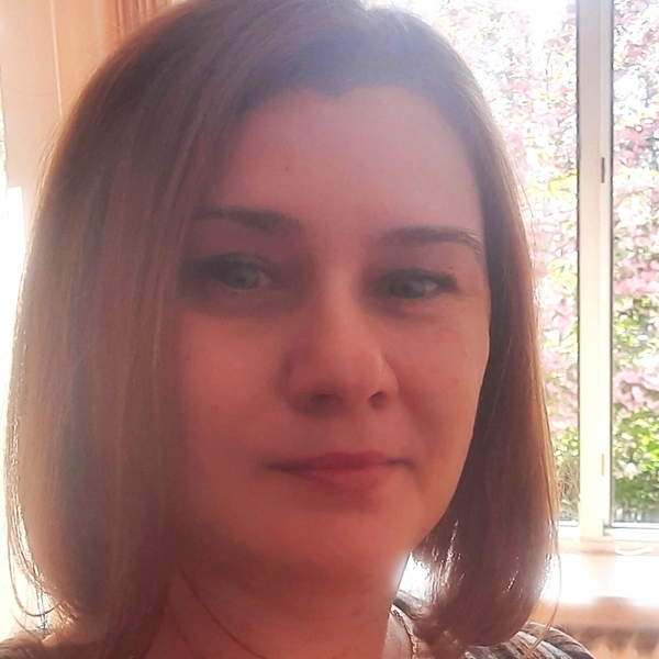 Gabriela - Profesor de biologie - Sibiu
