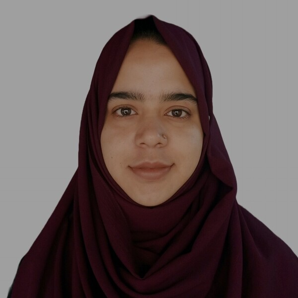 ZAINAB - Chemistry tutor - Ajman