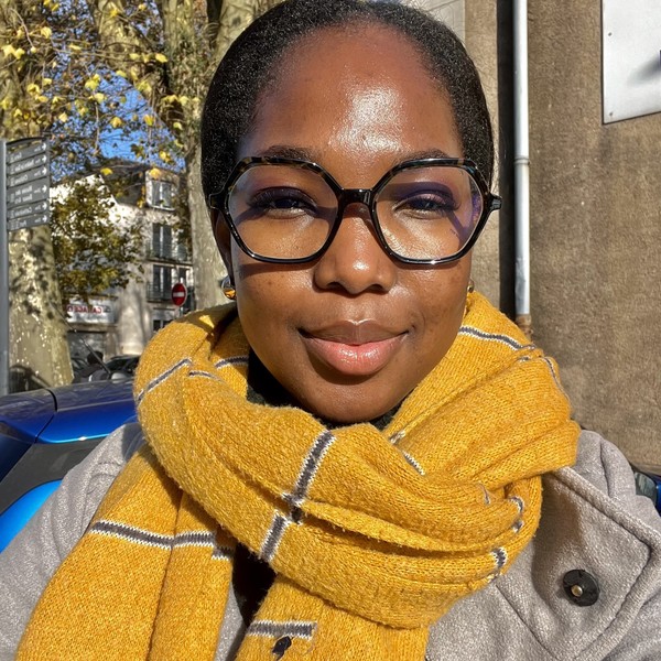 Victoria - Prof de lingala - Paris