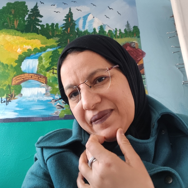 Asma - Prof d'arabe - Meknès