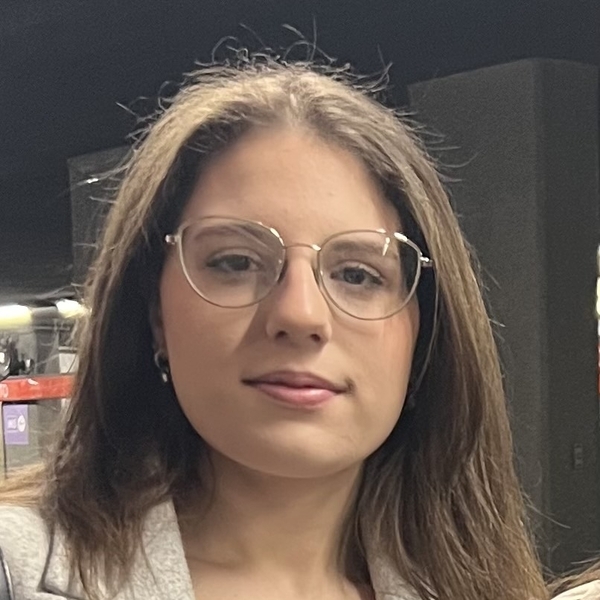 Alessia - Insegnante di aiuto compiti - Caronno Pertusella