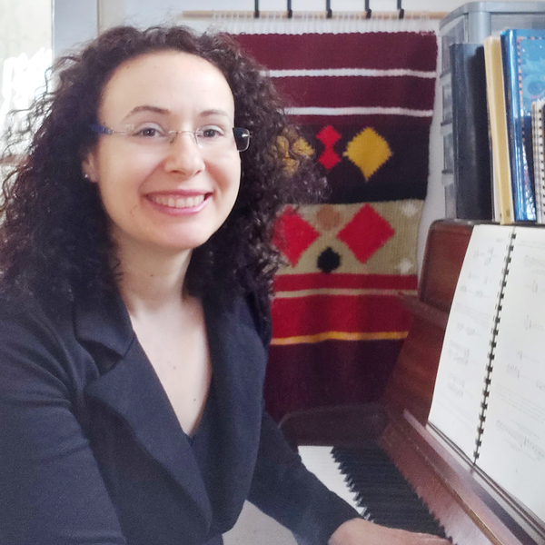 Sarit - Piano tutor - Farnham