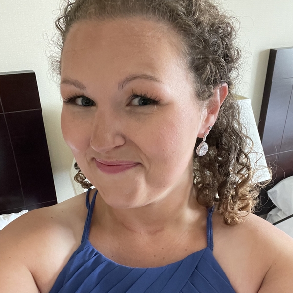 Julianna - Singing tutor - Clyde