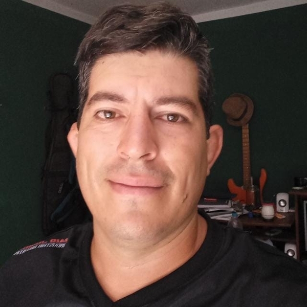 Leandro - prof de Química - González Catán