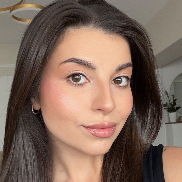 Mihaela - Profesor de biologie - Suceava
