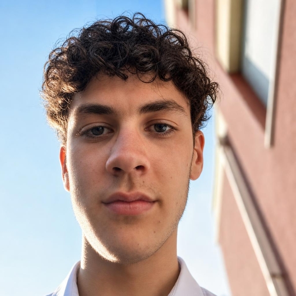 Davide - Insegnante di storia - Parma