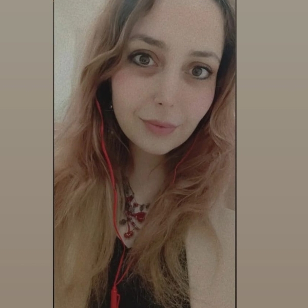 Elif - Matematik öğretmeni - 