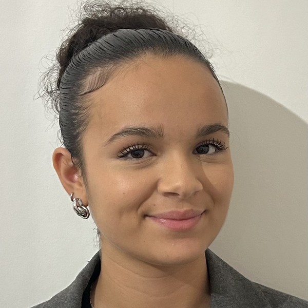 Sara - Prof de maths - Pontoise