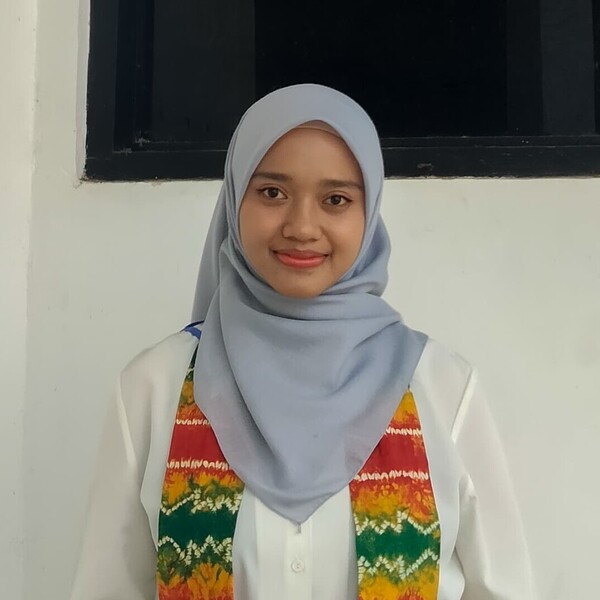 Nia - Guru mengaji - 