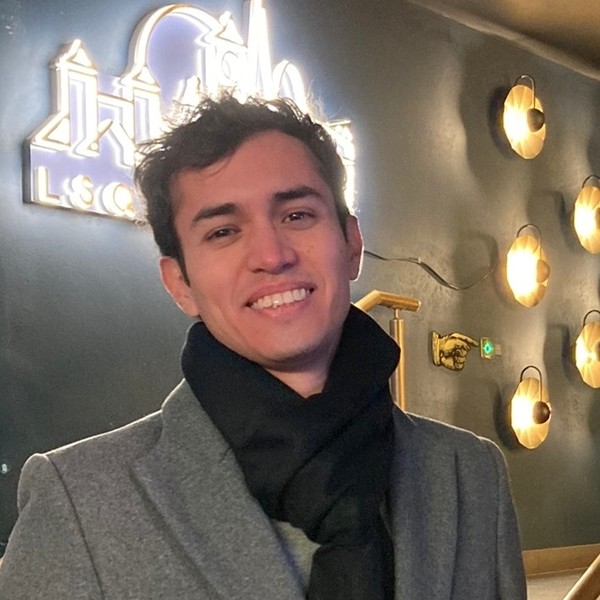 César - Prof d'anglais - Paris 13e