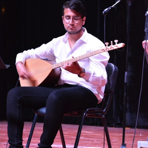 Emrecan - Bağlama öğretmeni - 