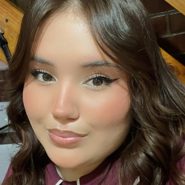 Camila - profesor de lengua y literatura - Los Angeles