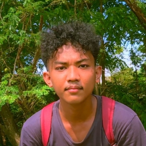 Arimurti - Guru video editing - Makassar