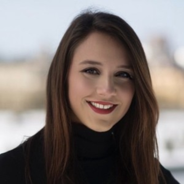Pauline - Prof de droit privé - Paris 15e