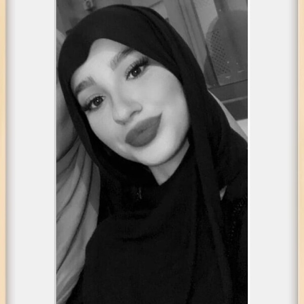 Amina - Prof d'arabe - 