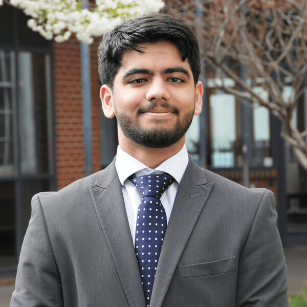 Arnav - Economics tutor - London