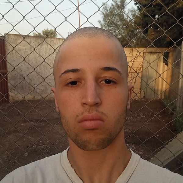ADAM - Prof d'arabe - 