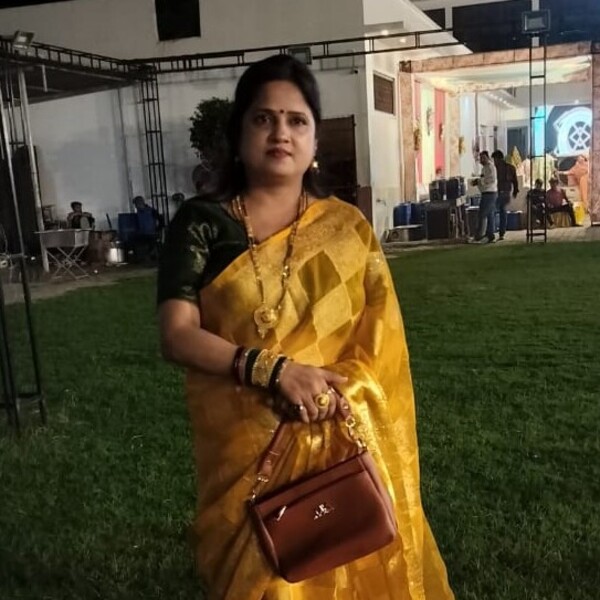 Shikha - English literature teacher - Farrukhabad